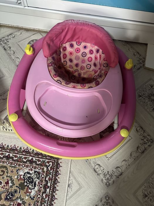 Ходунок детский,раскрывается легко итлегкий,удобный