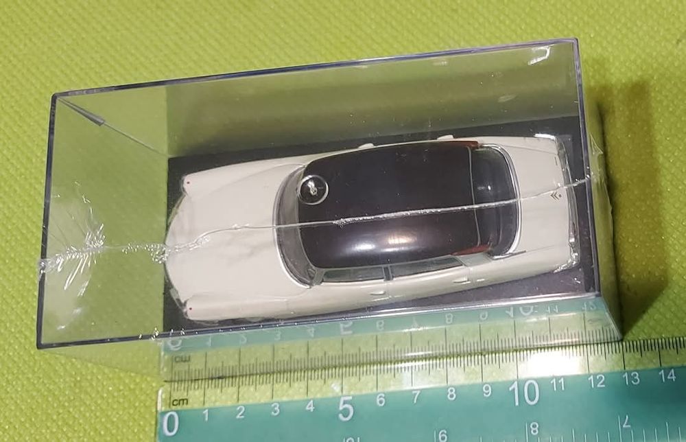 Citroen DS19 -1957г. Цена:25лв. (1/711). Мащаб 1:43