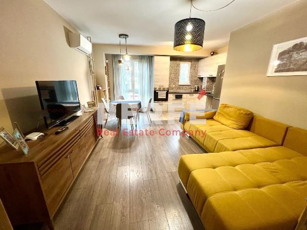 Продава се Тристаен апартамент в Бургас, Лазур - 71 кв.м за 2817 €/кв.м - Снимка #1