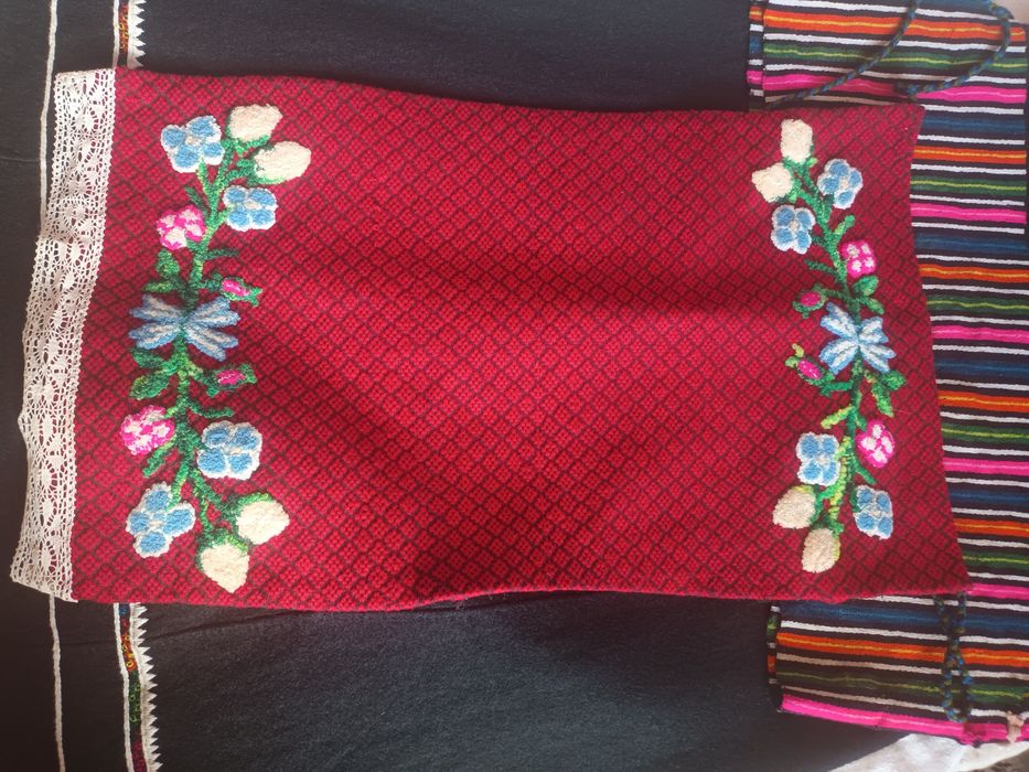 Продавам автентична народна носия