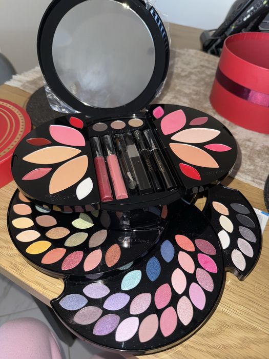 Douglas star palette