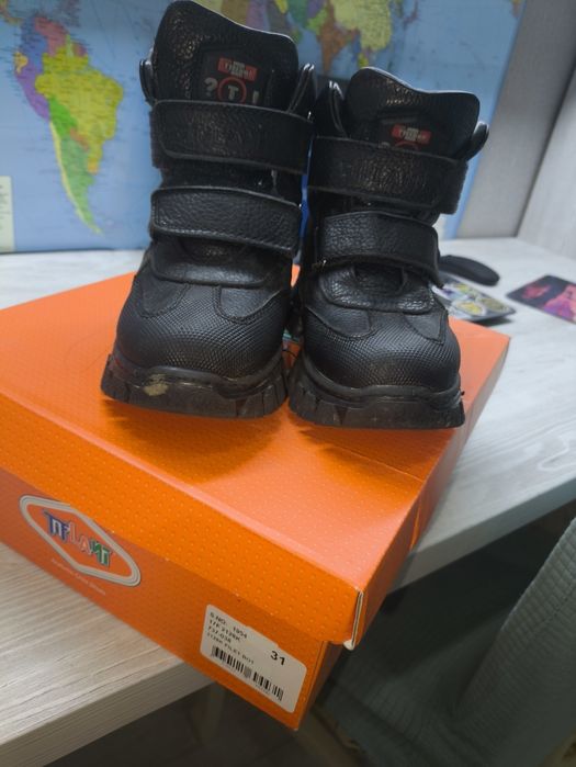 Детская зимняя обувь TIFLANI бу в отличном состоянии, без повреждений.