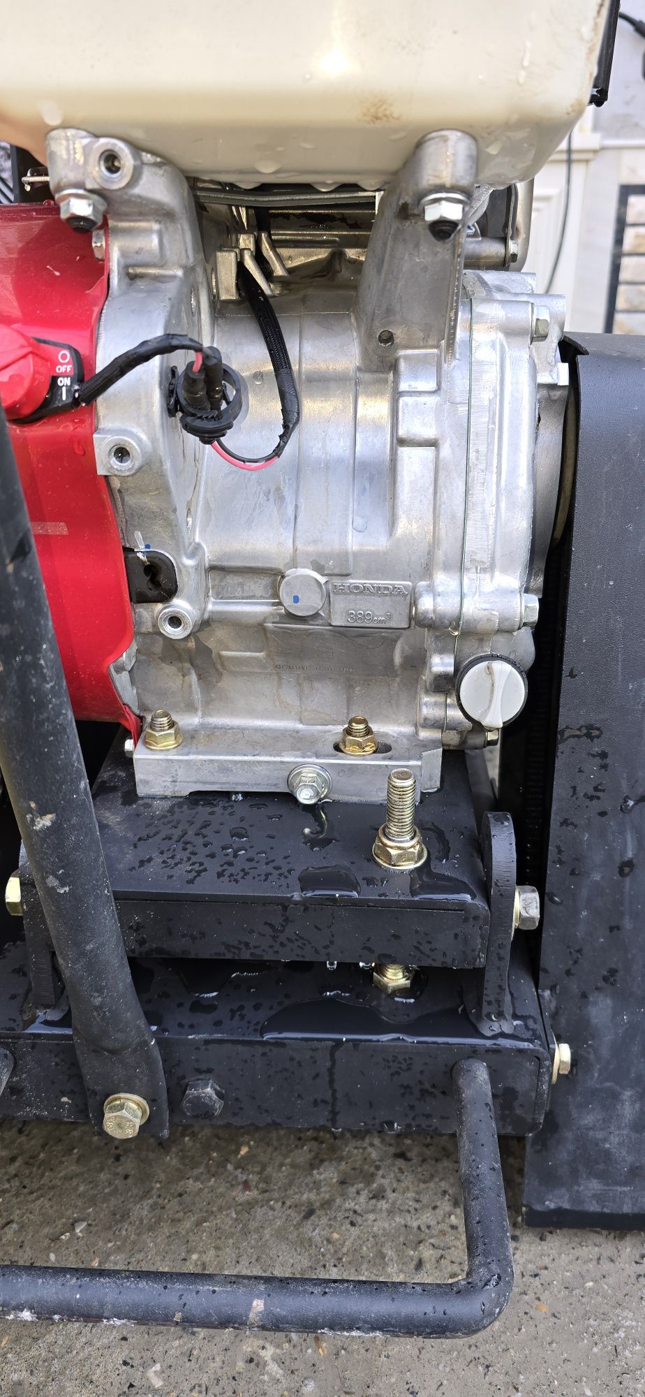 Asfalt kesadigan honda mator
