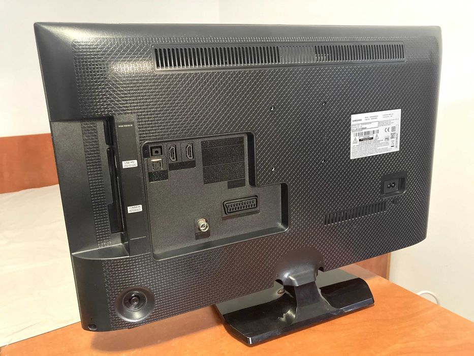 TV Samsung 61cm (24") UE24H4003AW