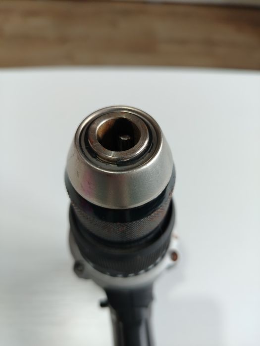 Mașina de infiletat și găurit cu percuție marca Worx