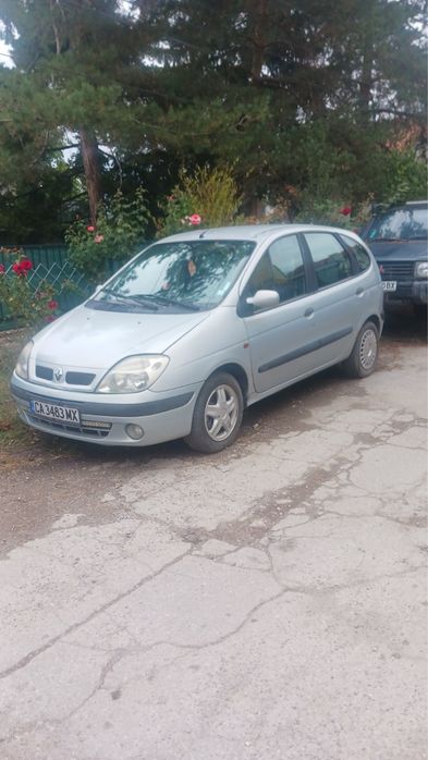 Продавам Renault Scenic