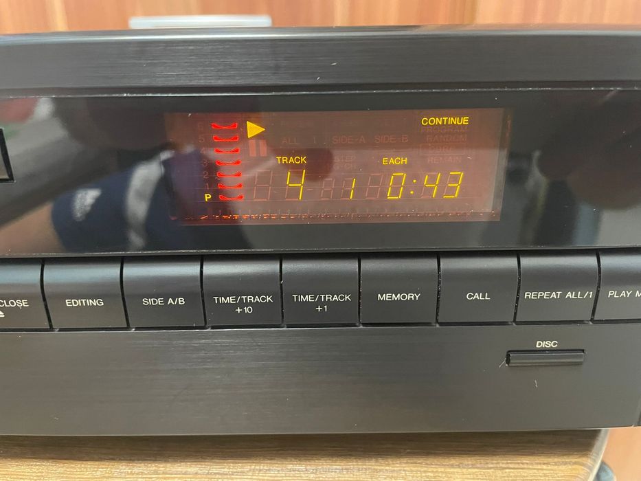 JVC XL-M404 Compact Disc Player