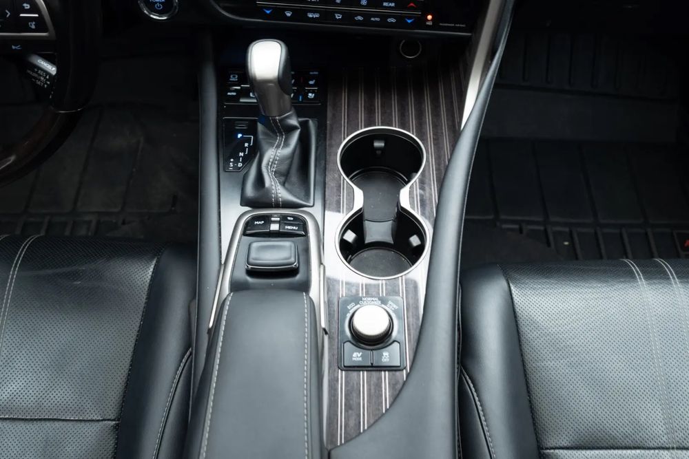 LEXUS RX 450 H-L (lung), 7 locuri, 2019, 64.500 km, impecabila, 10/10