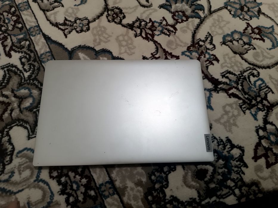 lenova notebook yangi holatda