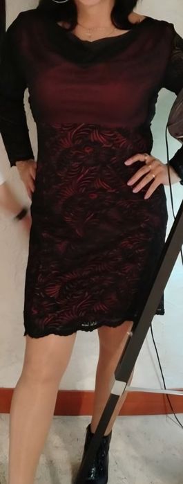 Дантелена рокля над коляното