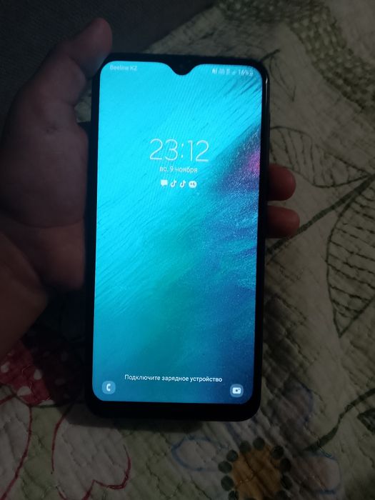 Самсунг А10 в хорошем состоянии