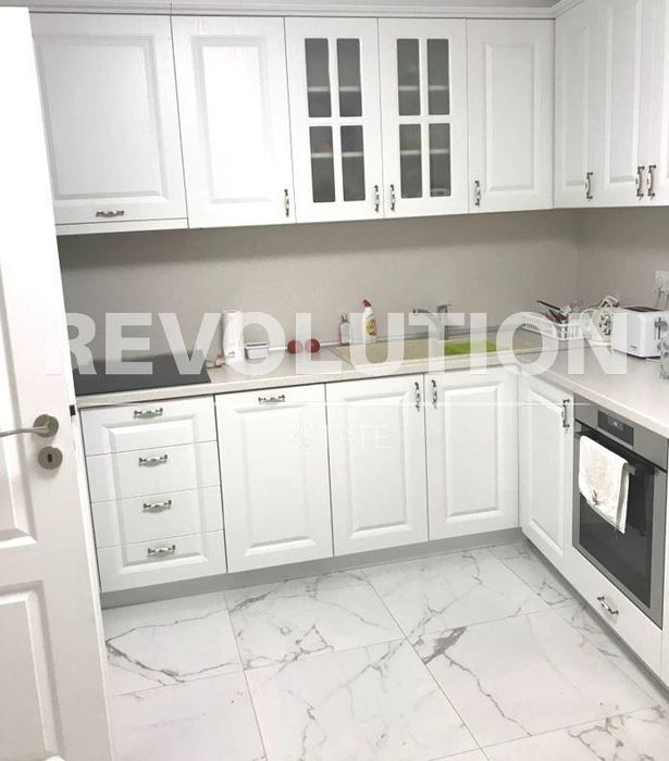 Дава се под наем Тристаен апартамент в Варна, Чайка - 87 кв.м за 850 € - Снимка #2