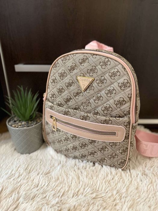 Дамска раница Guess