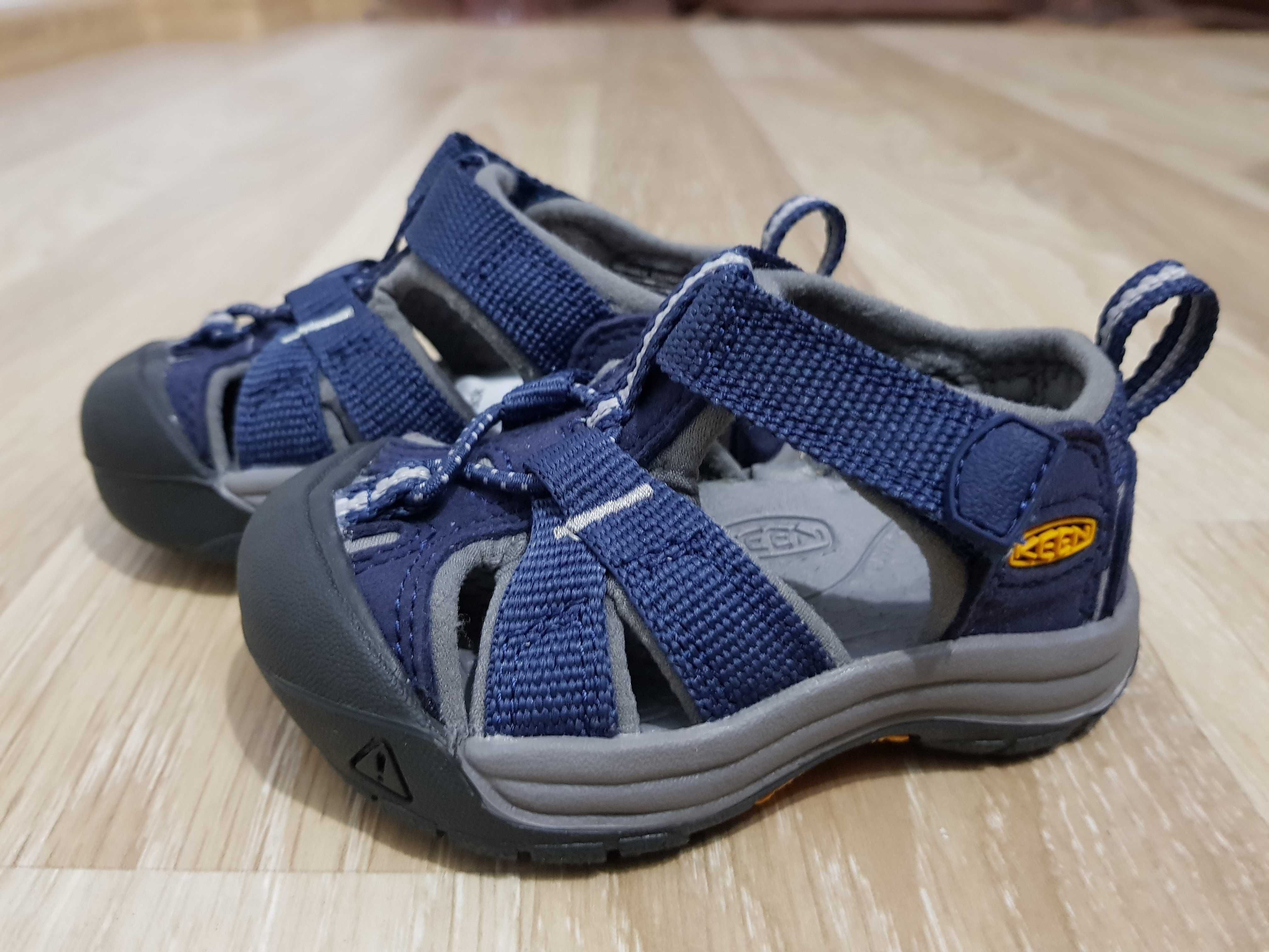 Sandale Keen mărimea 19 nike adidas