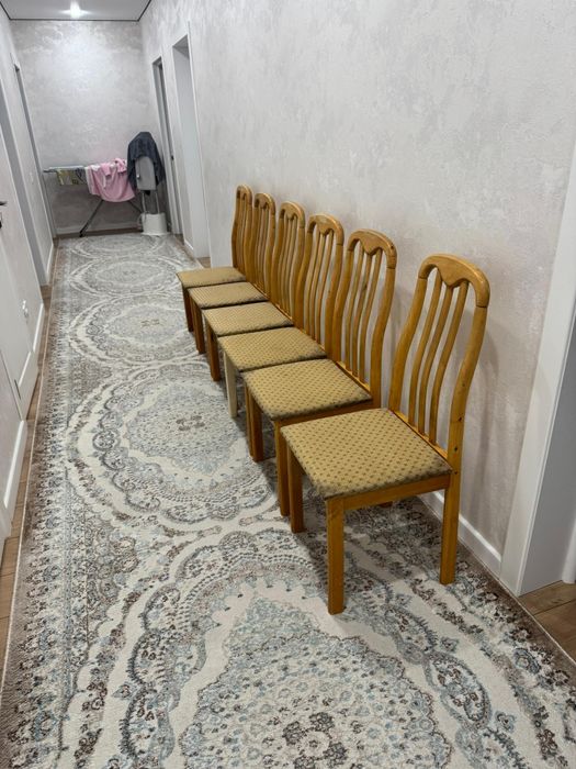 Стулья в количестве 6 шт