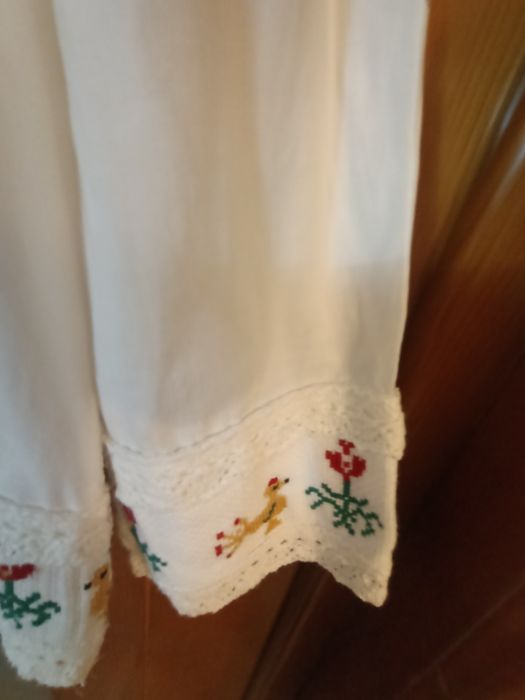 Bluza lucrata manual din bumbav