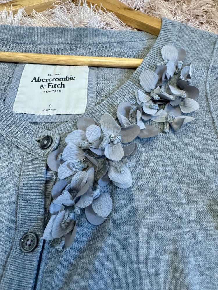 Cardigan Abercrombie and Fitch mărimea S