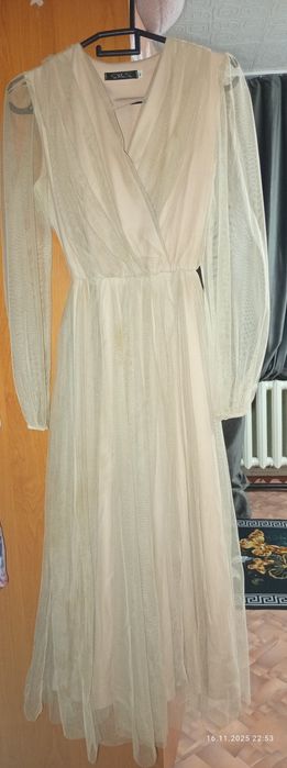 Вечернее нарядное платье