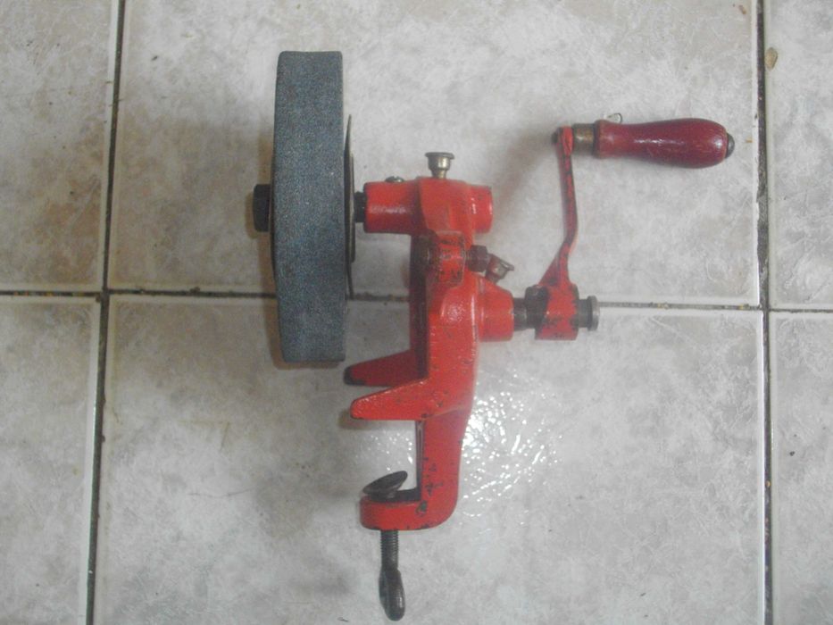 Стойка Бормашина/ Гилотина Рязане Ламинат/ Ръчен Шмиргел/Машина Тапети