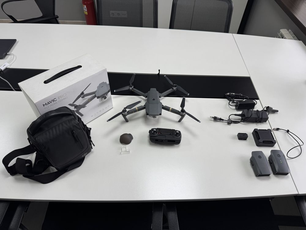 Квадракоптер DJI Mavic Pro Fly More Combo