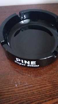 Пепельница черная фирмы - PINE
