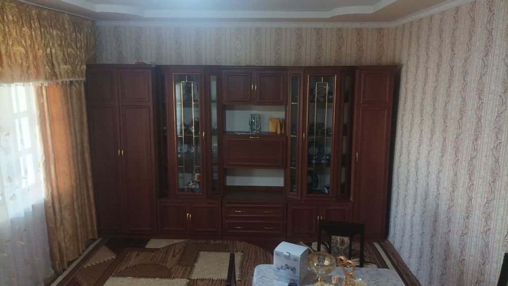 Мебель стенка шкаф длина 3,80м высота  2,30м ширина 50см