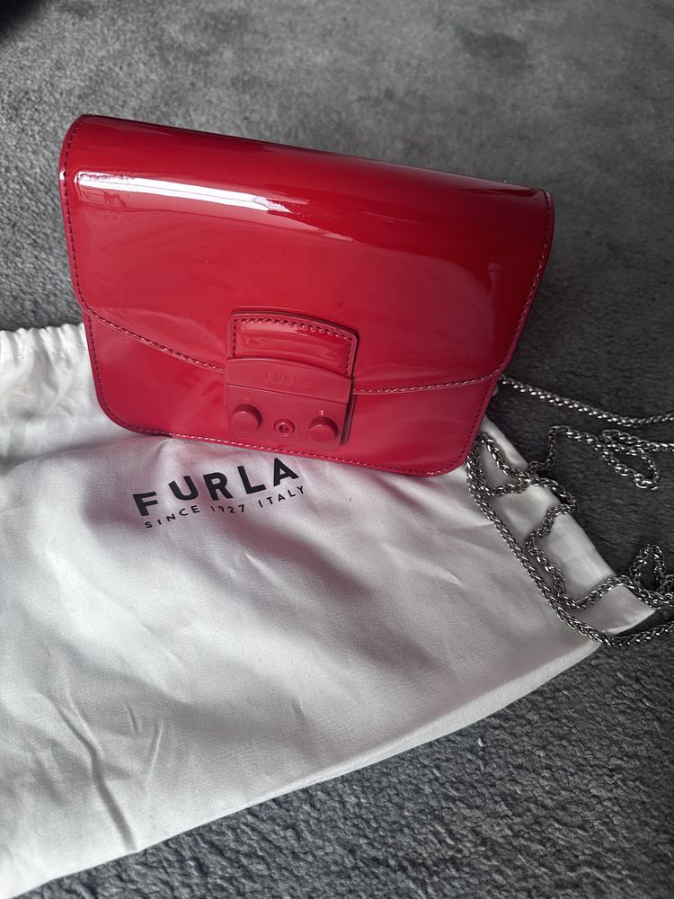 Червена чанта Furla