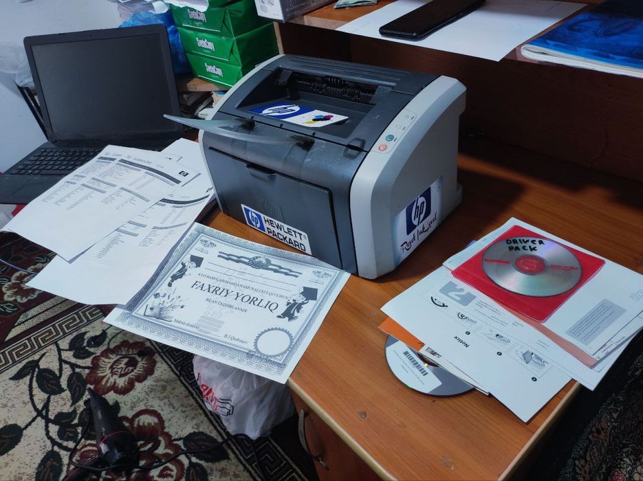 HP tezkor printer, zaprafka polni,Hama yeri Ishlaydi karopka dakument