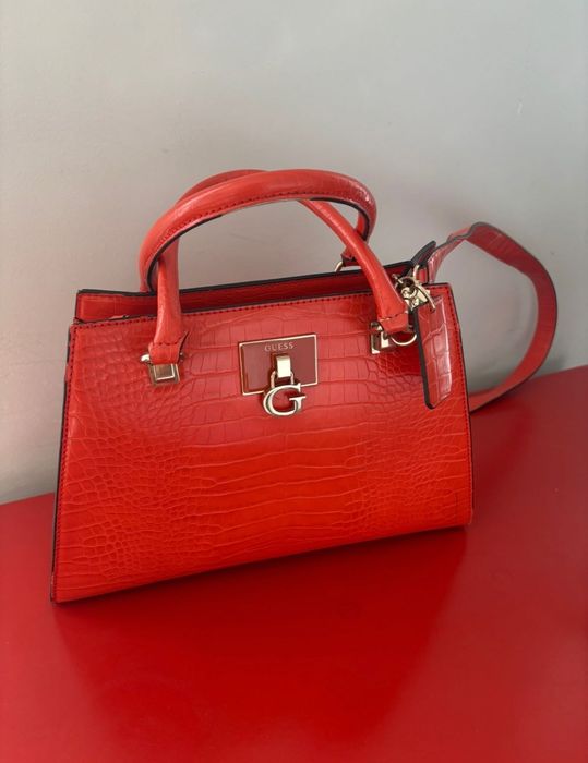 Оранжева чанта Guess