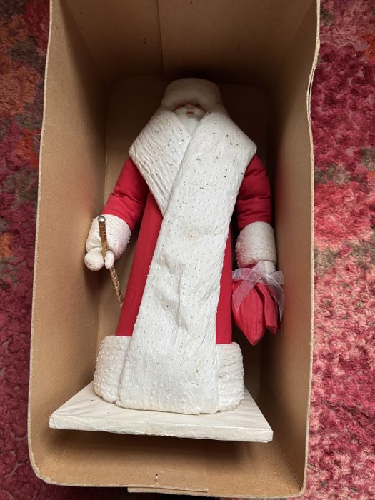 Дед мороз, вертушка, абажур из елочных игрушек, гирлянда. СССР