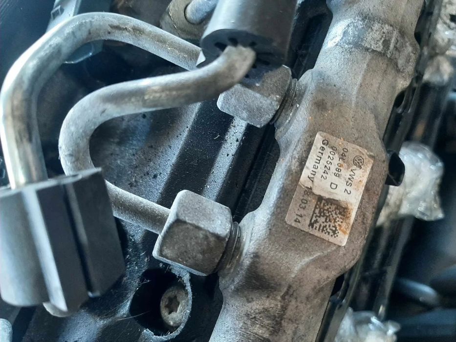 rampa injectoare cu senzori 2.0 tdi cun vw golf 7 audi a3 8v q5 a4 b8 04l089d