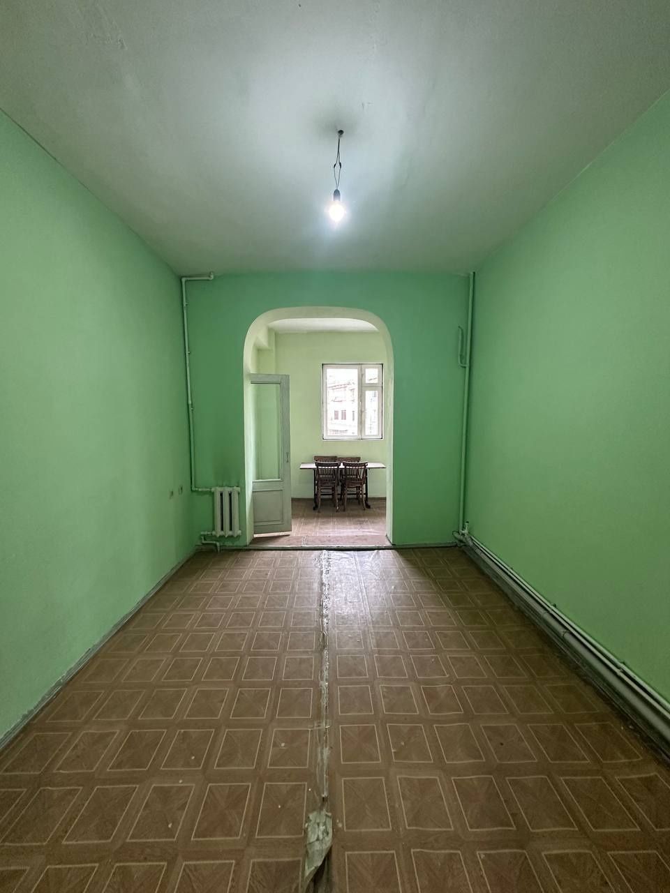 Срочно!!! Продается Беруний метро 3/3/4 Банковский дом Балкон 2×10
