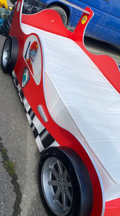 Pat pentru copii stil maşinǎ
