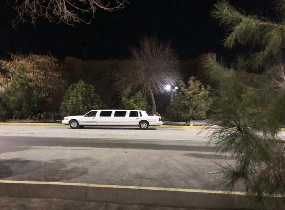 Лимузин Lincoln Town Car