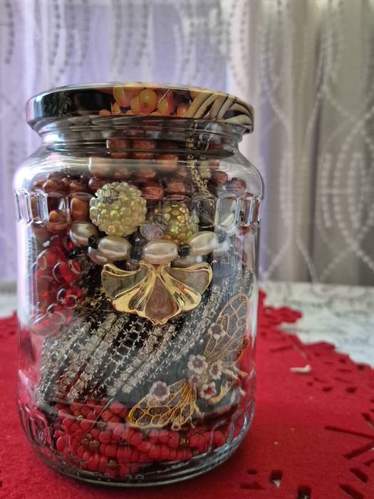 Borcan misterios cu bijuterii