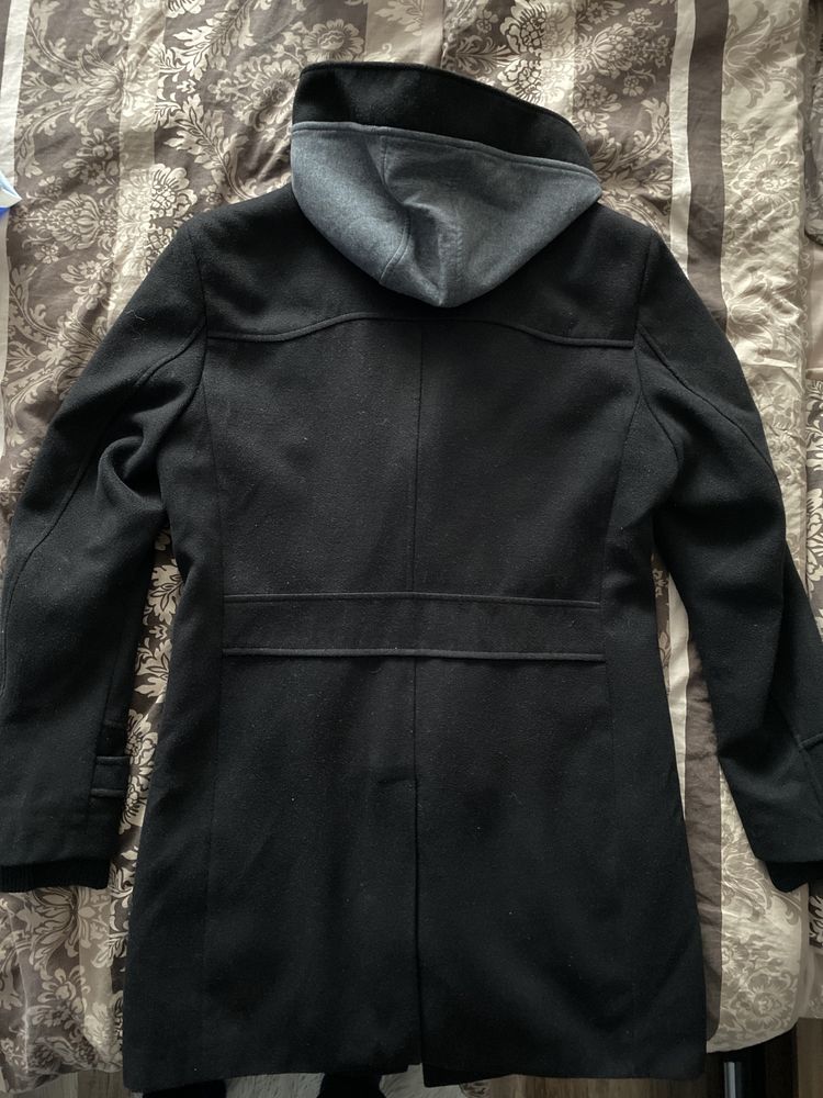 Стилно черно палто с качулка (Slim fit)