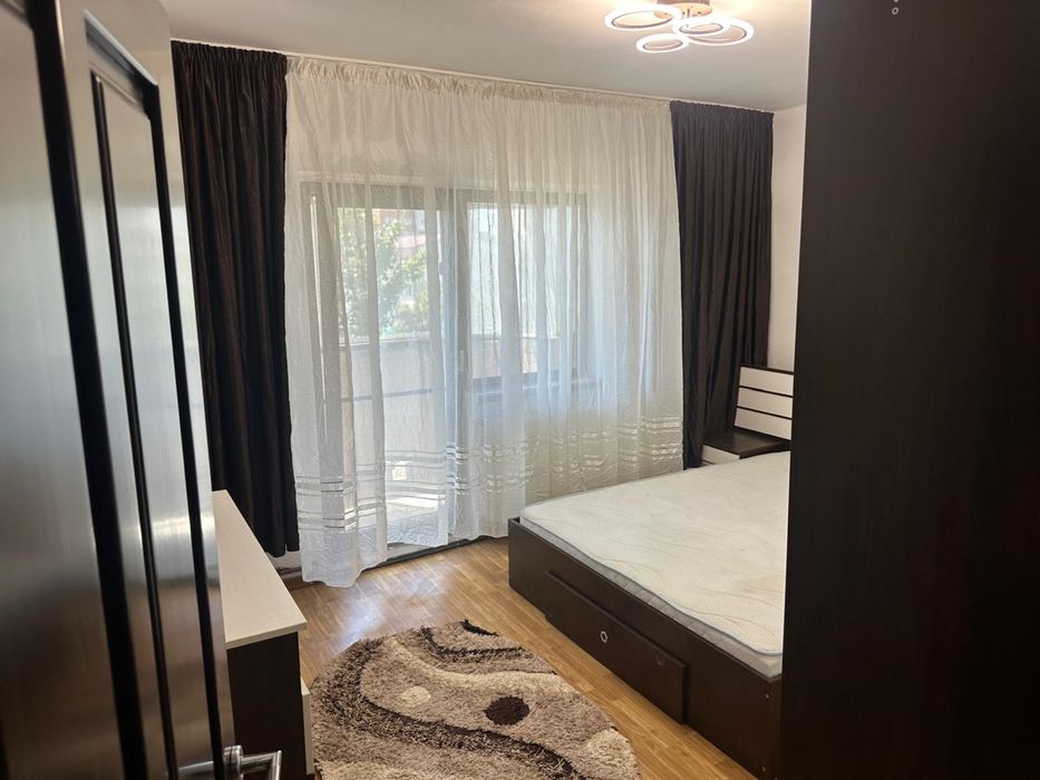 Inchiriez apartament (particular)