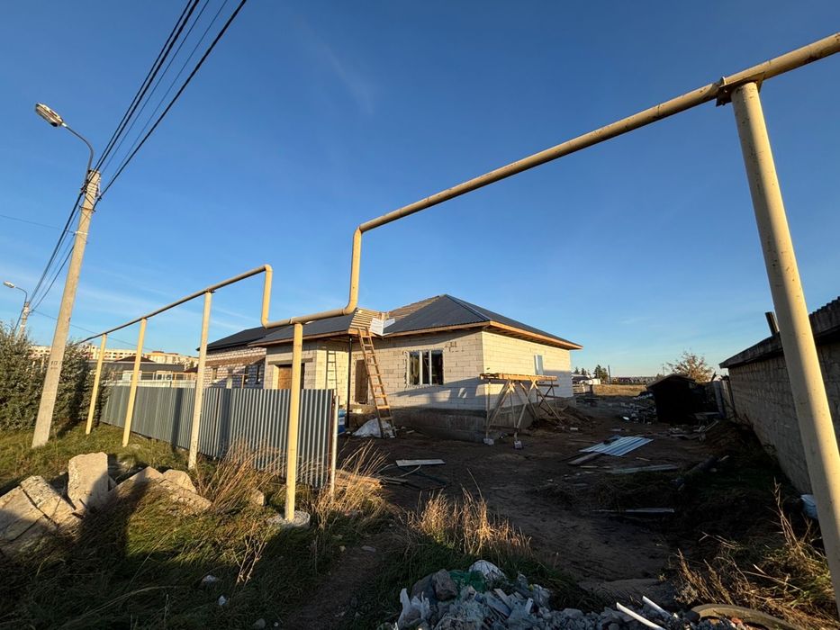 Дом с гаражом в хороше районе