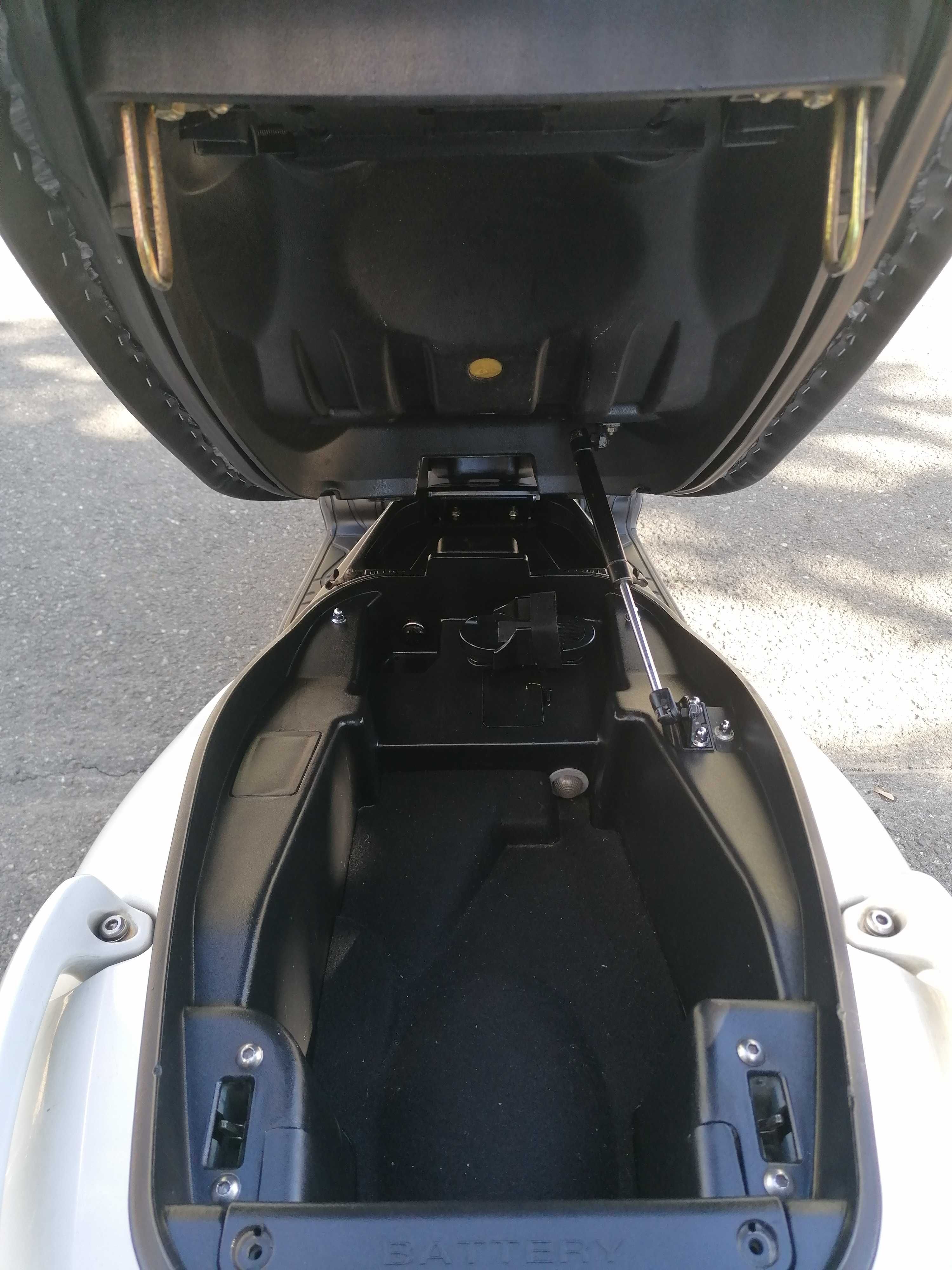 Kymco Xciting R300i