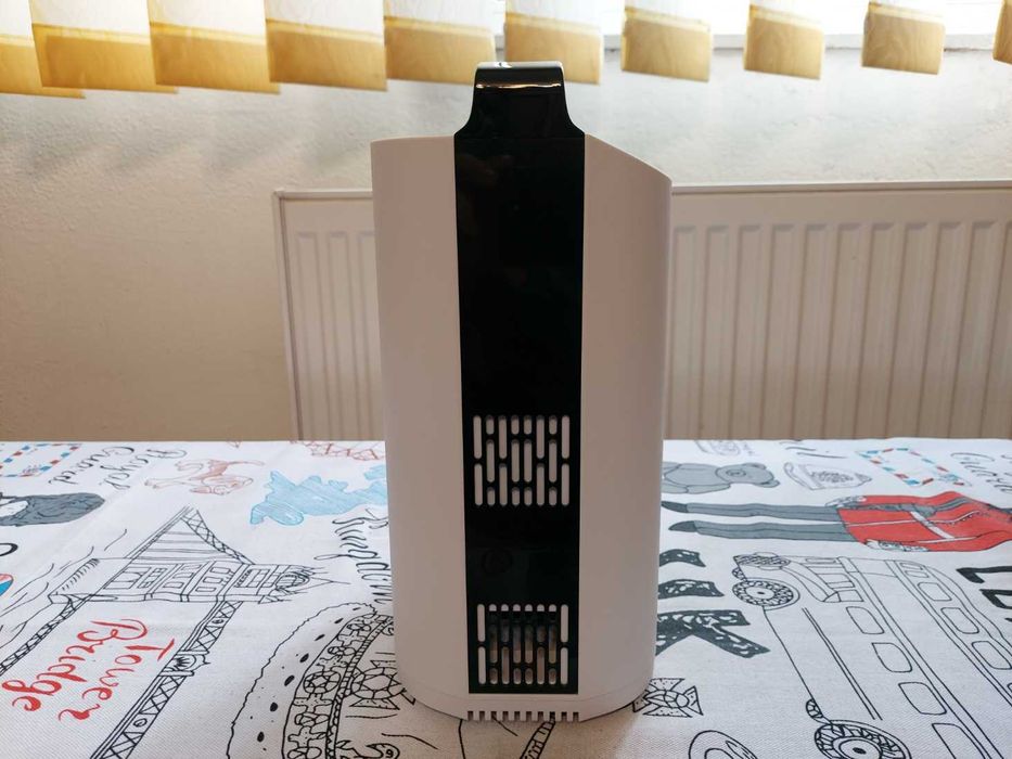 Concentrator de oxigen portabil cu acumulator, afisaj LED, 5L/min.