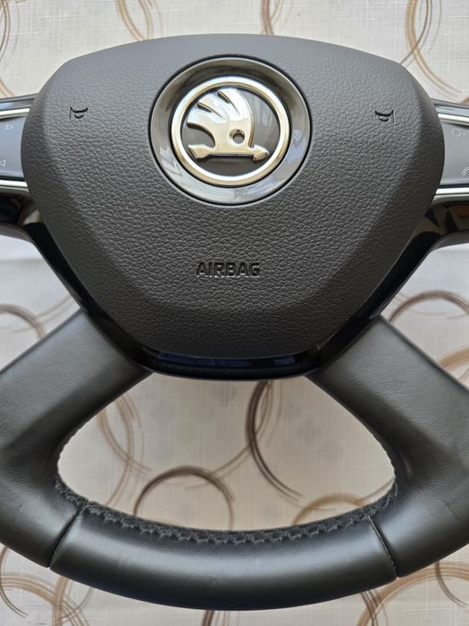 Мултифункционален кожен волан к-т с аербег за Шкода Октавия, Супърб