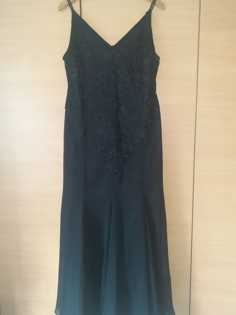 Rochie neagra ocazie