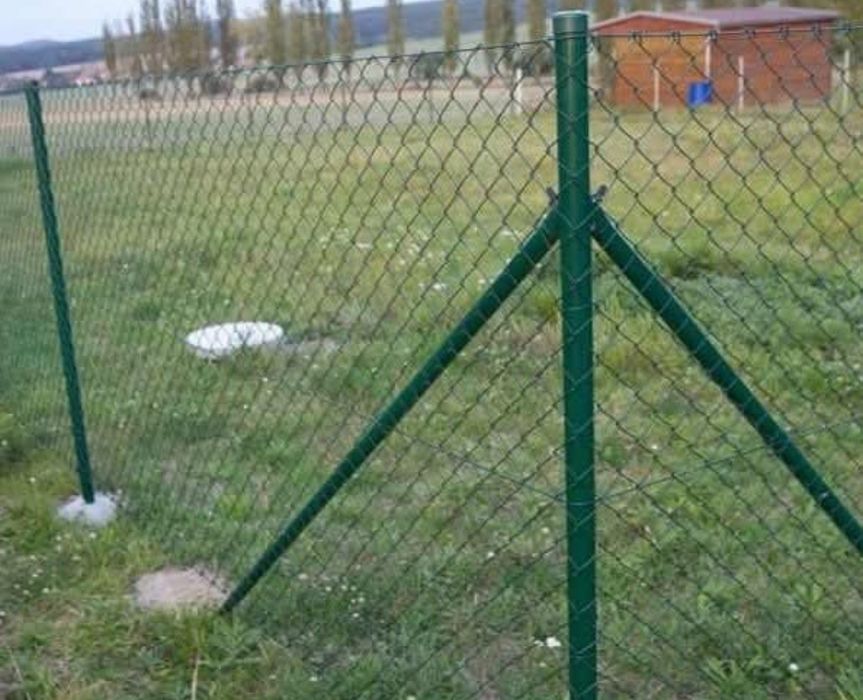 Vând gard din plasa bordurata  sau împletită