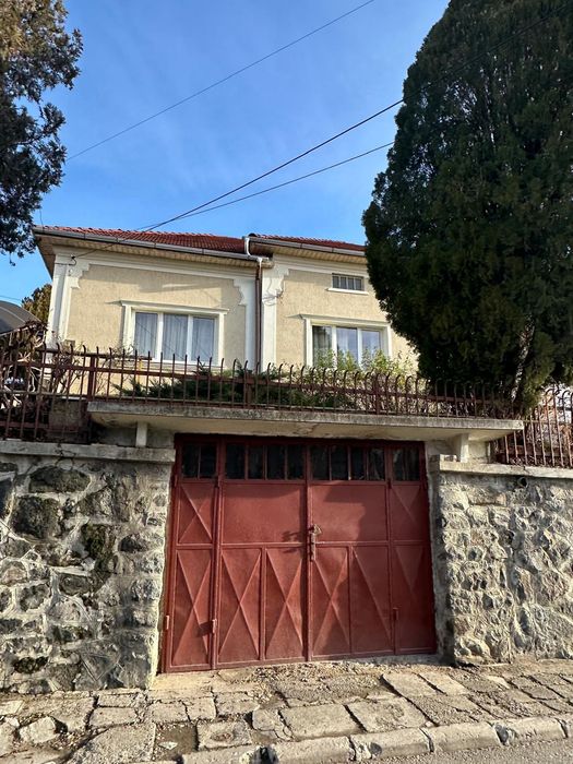Vând casă cu grădină în Turda
