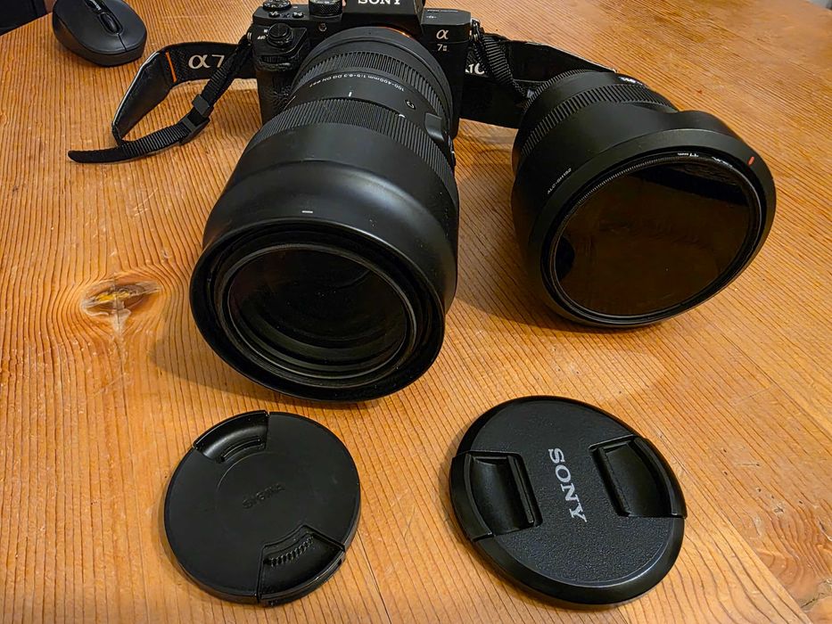 Sony A7II с обективи Sony FE 24-105mm и Sigma 100-400mm, статив