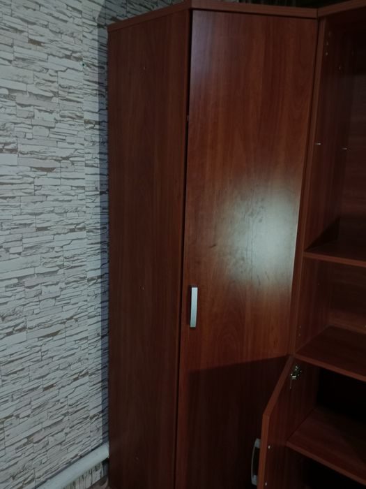 Продам  офисный шкаф