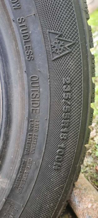 235 55 R18 KUMHO  4бр. Зимни гуми 7мм грайфер