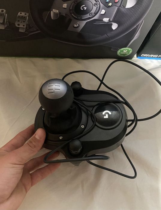 Vand volan Loghitech g920 cu pedale si scimbator!!!