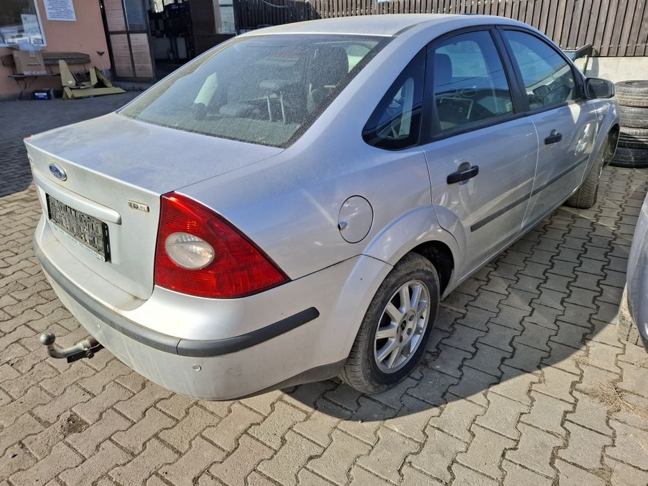 Elemente Caroserie Ford focus 2 Sedan 1.6Tdci An 2007