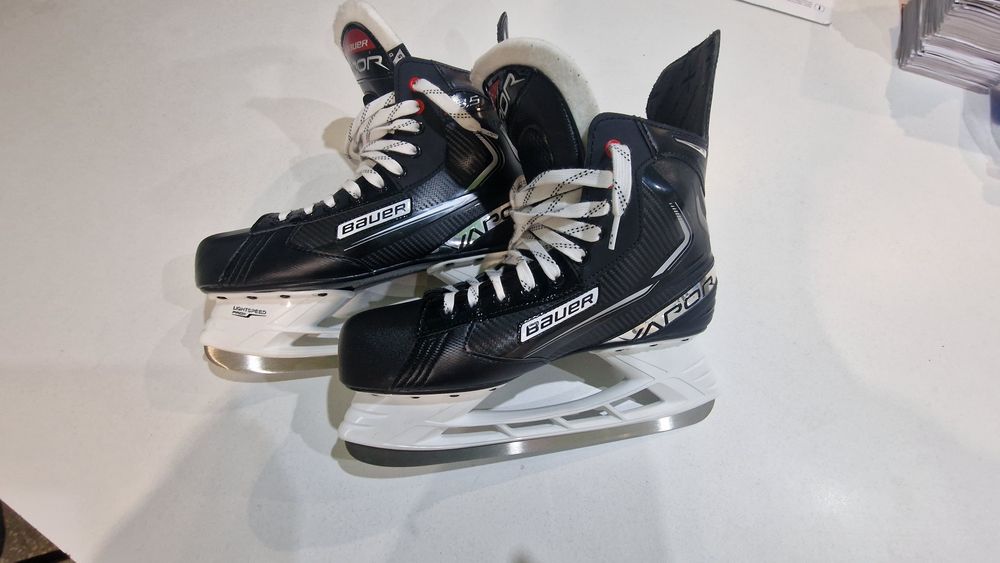 Продам коньки bauer vapor x3.5